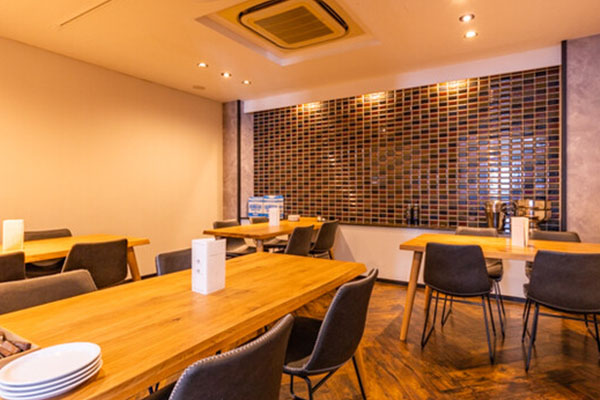 お洒落で心地よい空間◆お1人様や女子会、合コン、団体利用も◎